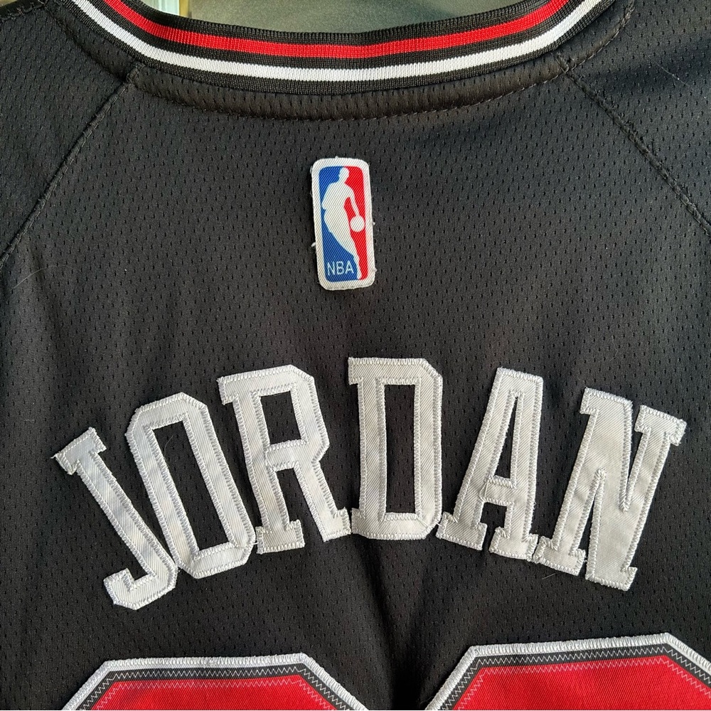 Nike Aeroswift Chicago Bulls Michael Jordan NBA Basketball Jersey #23 Black 44 S - Picture 8 of 11